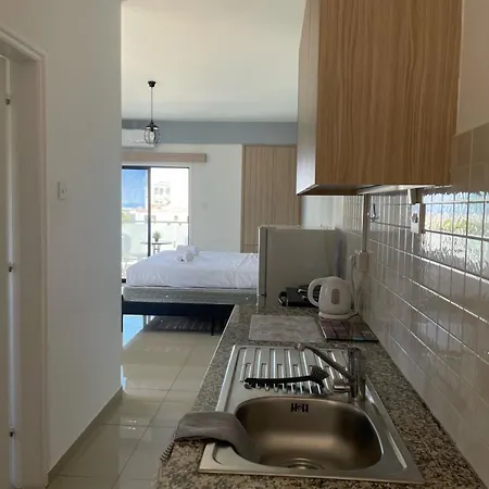 Floor 1br W Double Bed 102 3* Paphos